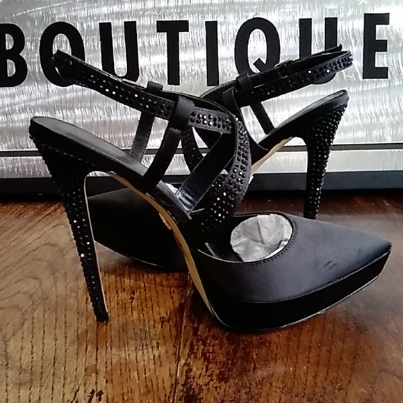 bebe Loela Pointy Toe 5.5" Pump Size 9 - Picture 7 of 11